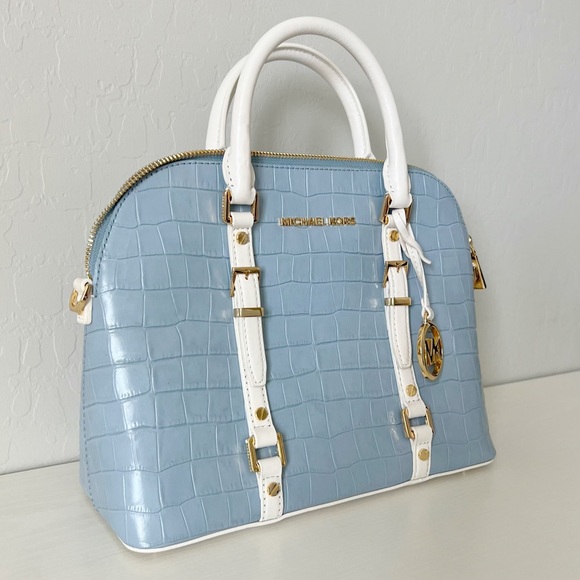 ✘ ✘ 𝗦𝗢𝗟𝗗 ✘ ✘ - Picture 8 of 10